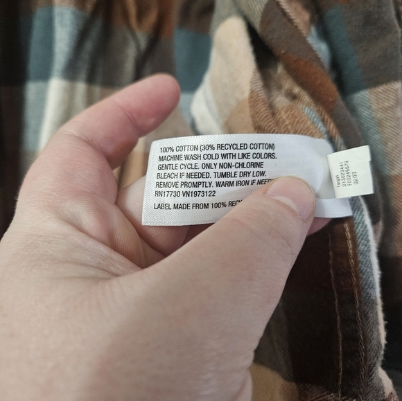 Universal Thread Men's Multicolor Plaid Button Up Long Sleeve Shirt. Relaxed Fit - Picture 3 of 5